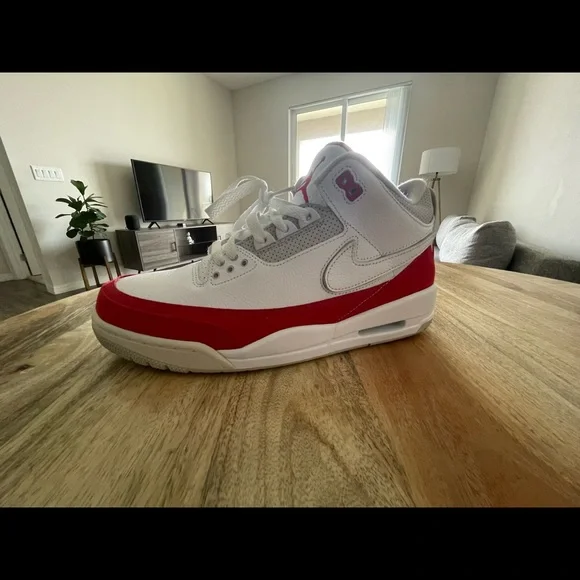 Brand Jordan 3 Retro Tinker White University Red - Picture 2 of 8